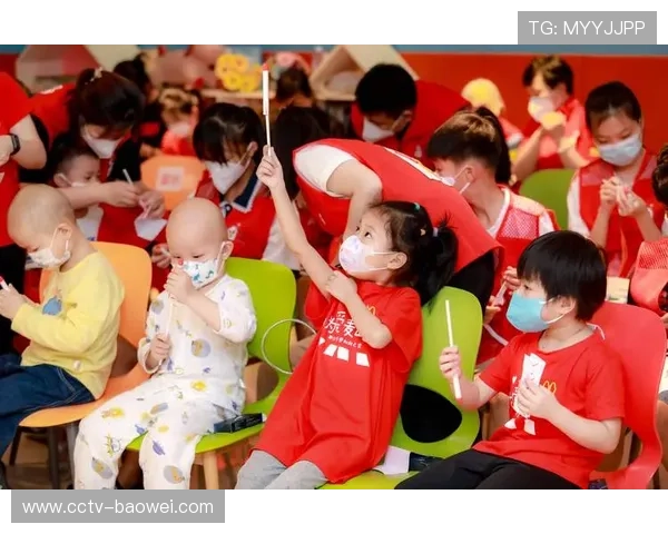 曼城基金会联合当地医院，球员探望病童传递节日祝福